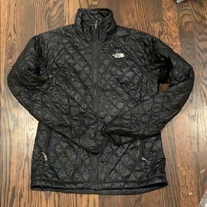 North face women’s quilted jacket size small